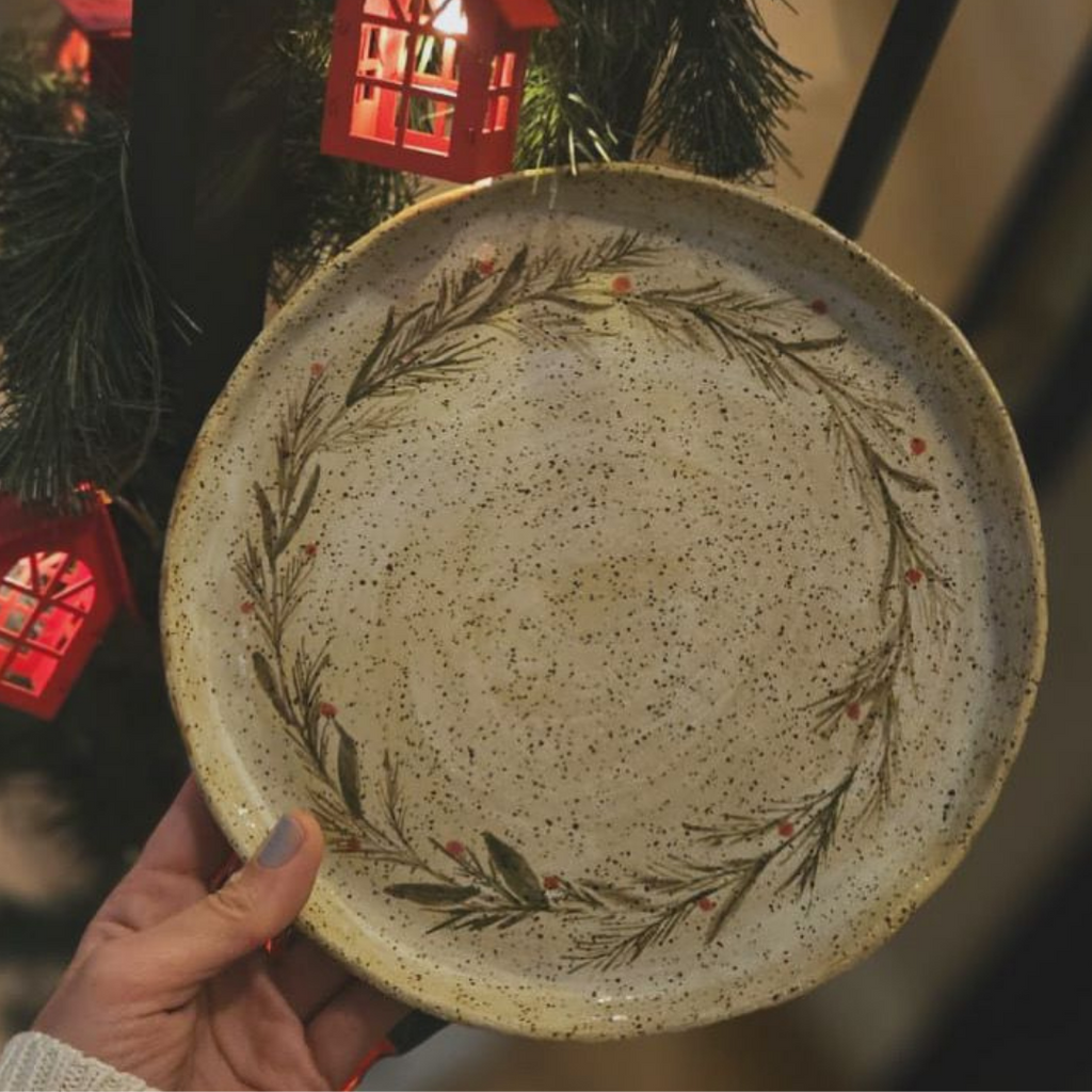 Holiday Season Stoneware Plate by Homy&Cozy